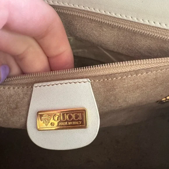 Authentic Gucci Elegant White Leather Shoulder Bag - Picture 7 of 10